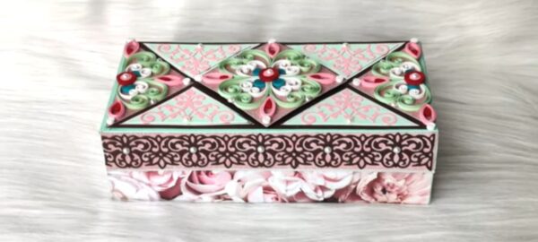 Quilled ornamental gift box
