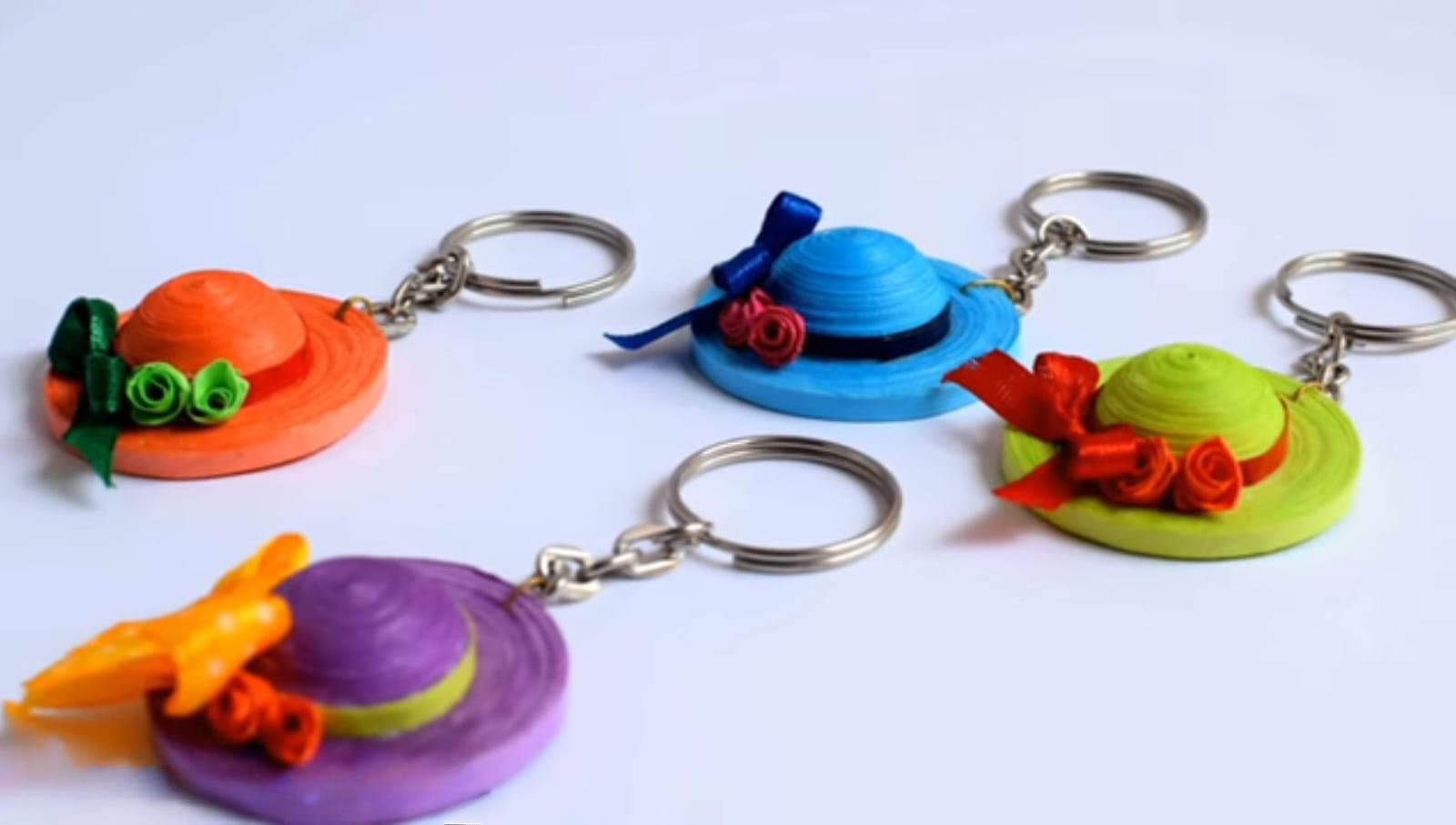 Handmade Quilling Hat Keychain