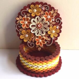 Exquisite Handmade Quilling Round Jewellery Box (10cm)