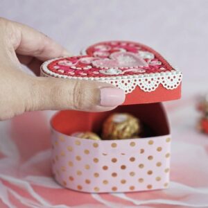 Romantic Quilled Heart Gift Box – 5 Star Chocolate Storage Box