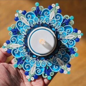 Elegant Quilled Candle Holder – 5 Star Decorative Tea Light Stand